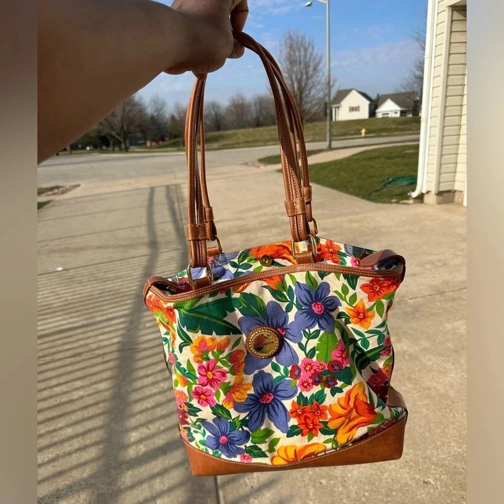 Capezio Summerset Vintage Floral Faux Leather‎ Women's Hand Bag - Picture 9 of 12